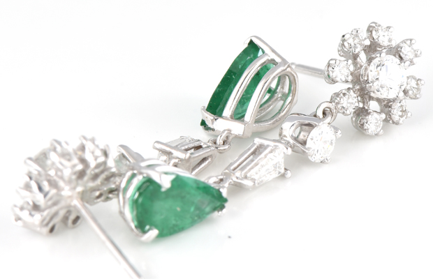 14K White Gold Emerald Earrings