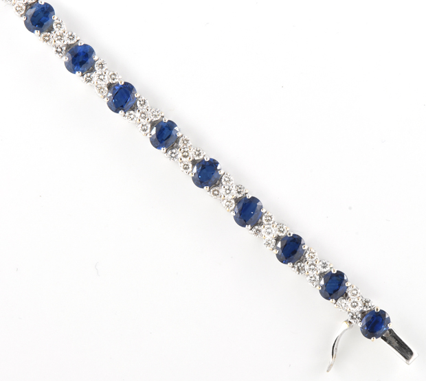 18K White Gold Diamond and Sapphire Bracelet