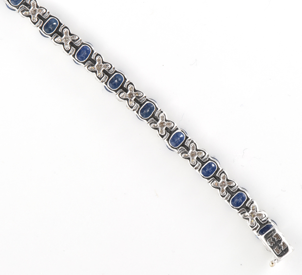18K White Gold Diamond and Sapphire Bracelet