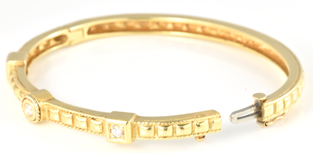 18K Yellow Gold Diamond Bangle