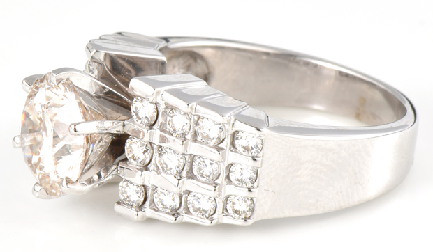 18K White Gold Diamond Ring