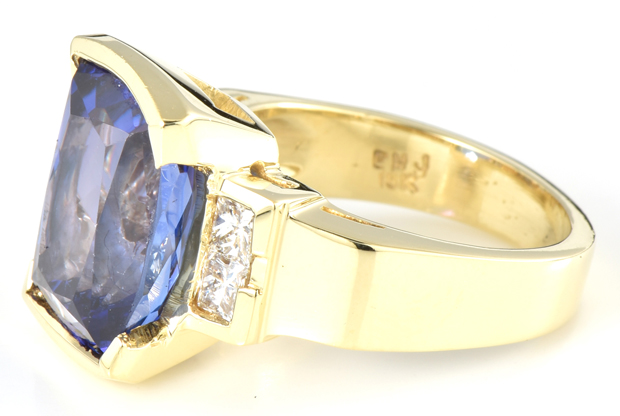 18K Yellow Gold Tanzanite Ring 