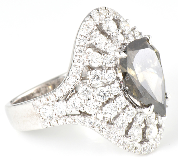 18K White Gold Diamond Ring