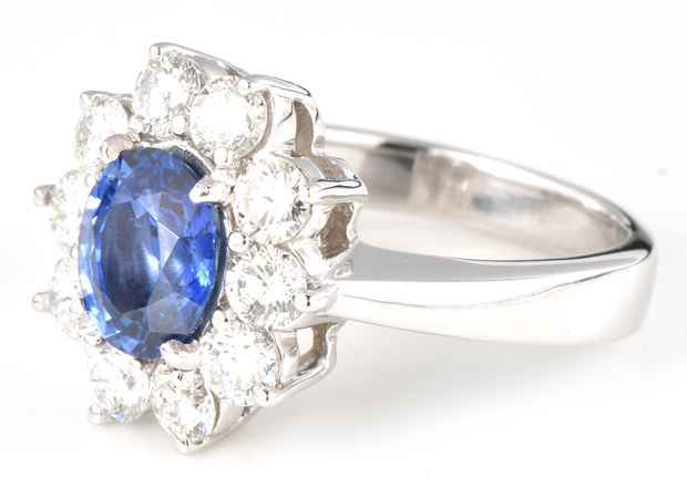 18K White Gold Ring with a Natural Sapphire, GIA #6207419332