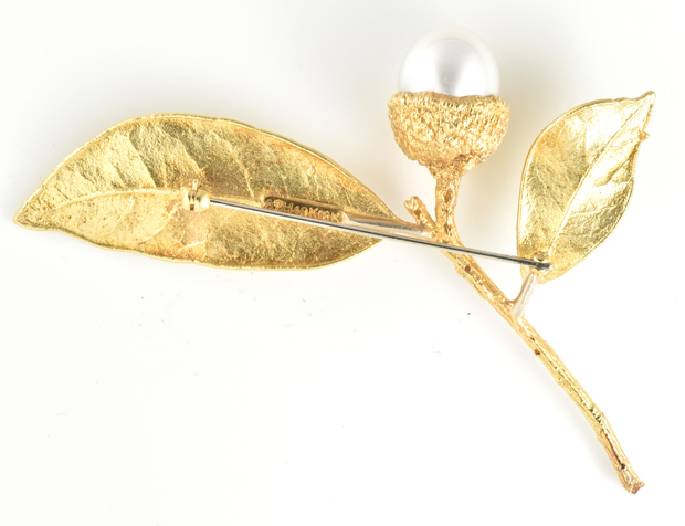 18K Yellow Gold Aaron Henry Acorn Pin