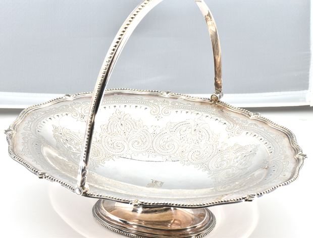 Sterling Silver Thomas Bradbury & Sons England Swing Handle Basket 