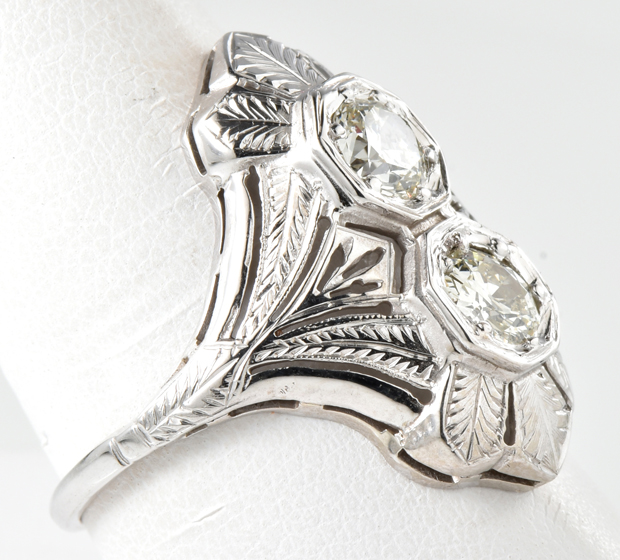 18K White Gold Diamond Ring
