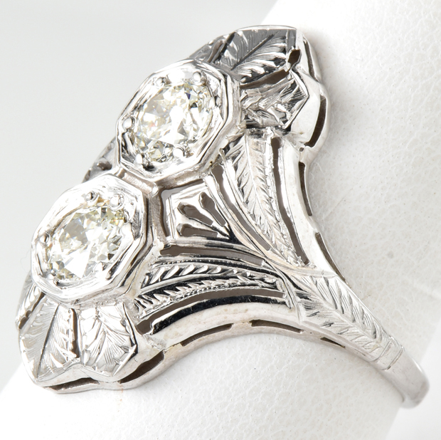 18K White Gold Diamond Ring