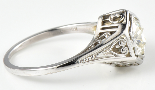 18K White Gold Diamond Ring