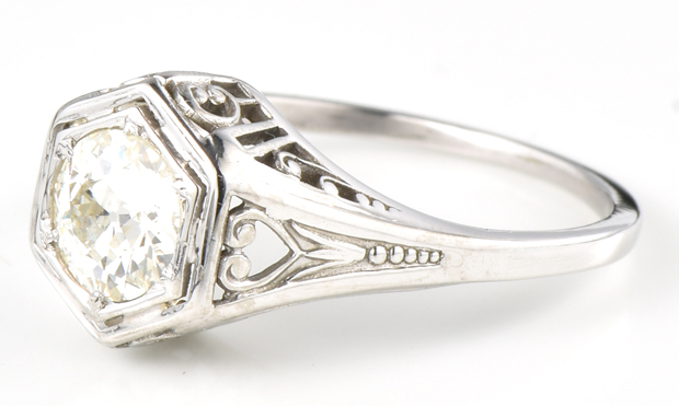 18K White Gold Diamond Ring