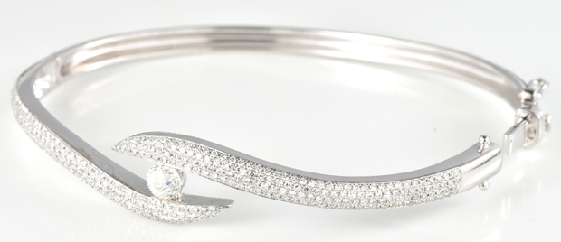 14K White Gold Bangle