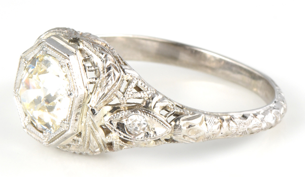 18K White Gold Diamond Ring