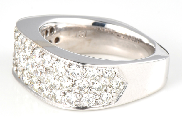 18K White Gold Diamond Band
