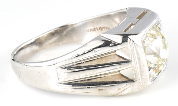 18K White Gold Diamond Ring