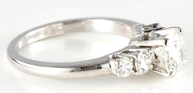 18K White Gold Diamond Ring