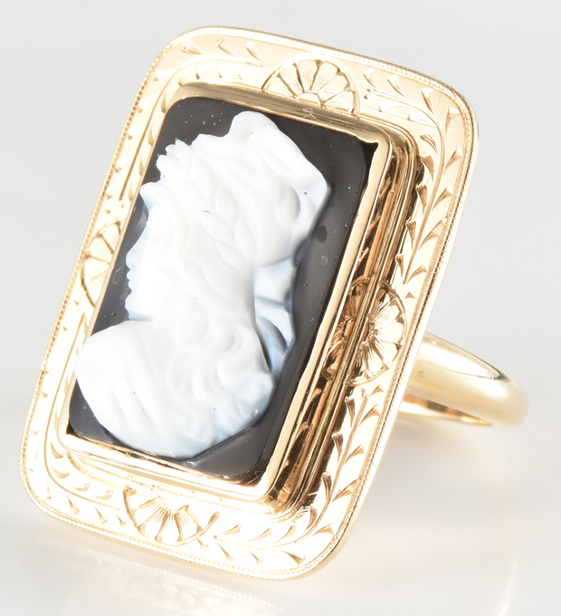 14K Yellow Gold Cameo Ring 