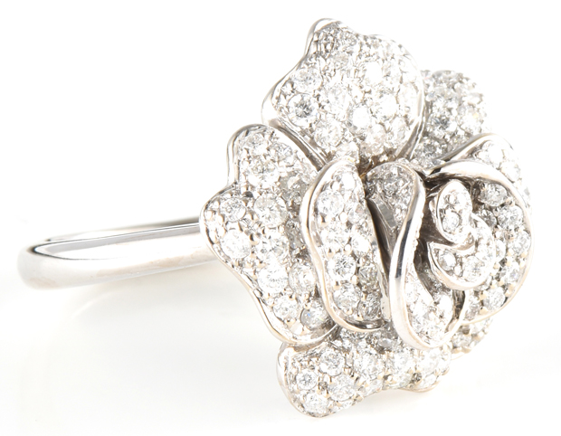 18K White Gold Diamond Flower Ring