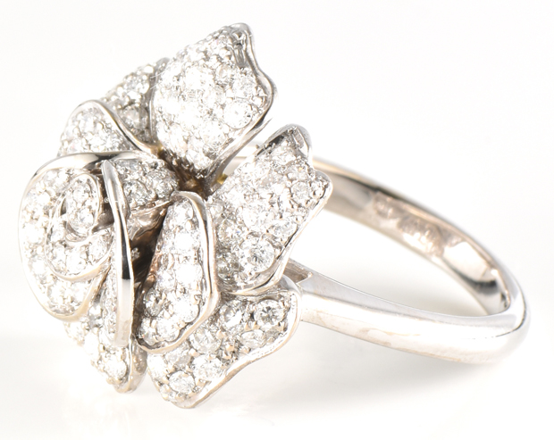 18K White Gold Diamond Flower Ring