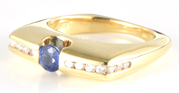 18K Yellow Gold Sapphire Ring