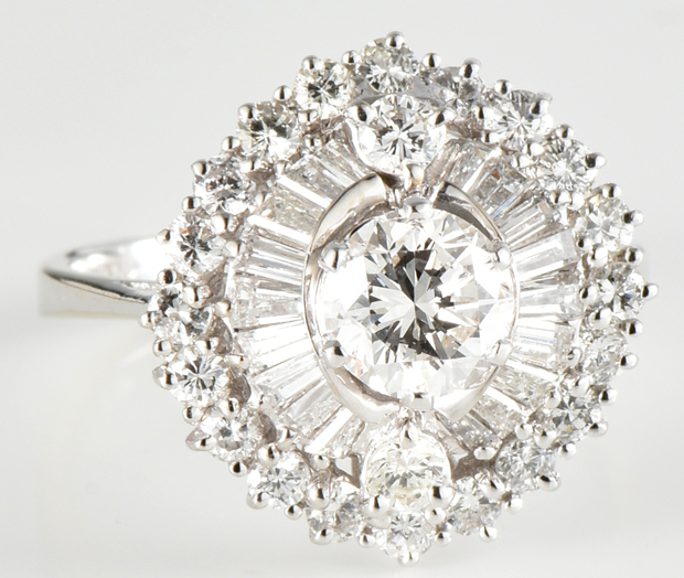 18K White Gold Diamond Ring