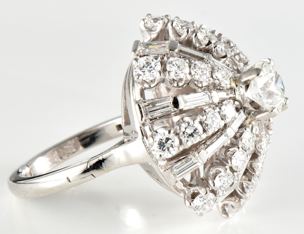 Platinum Diamond Ring with a 1.01 Carat Round Brilliant, GIA #2211345394