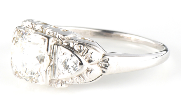 18K White Gold Diamond Ring