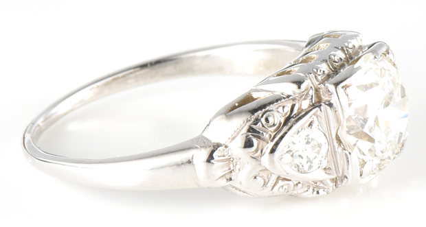 18K White Gold Diamond Ring