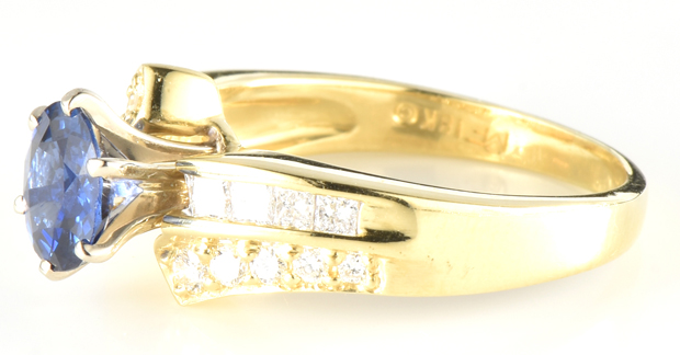 18K Yellow Gold Ring with a Blue Sapphire, GIA #5211837250