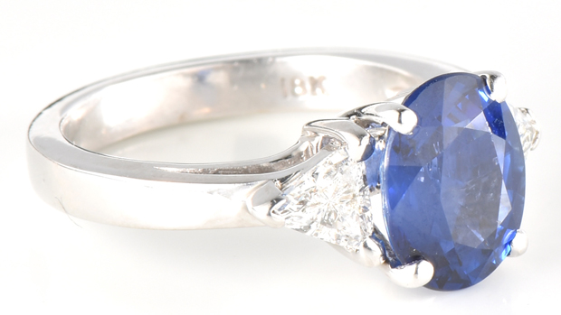 18K White Gold Ring with a Natural Blue Sapphire, GIA #5202582438