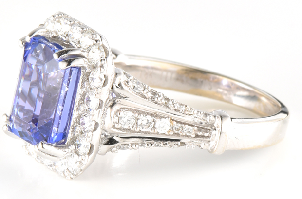 18K White Gold Diamond and Tanzanite Ring