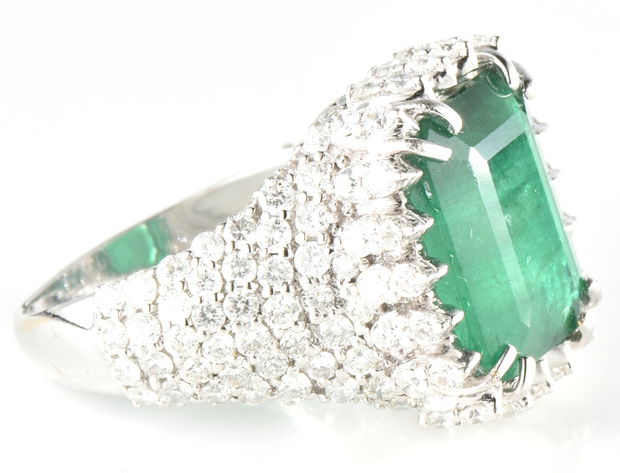 18K White Gold Emerald and Diamond Ring 