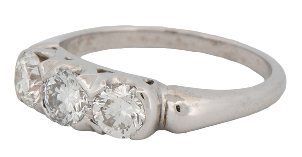 18K White Gold Diamond Ring