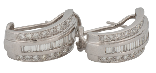 18K White Gold Diamond Earrings