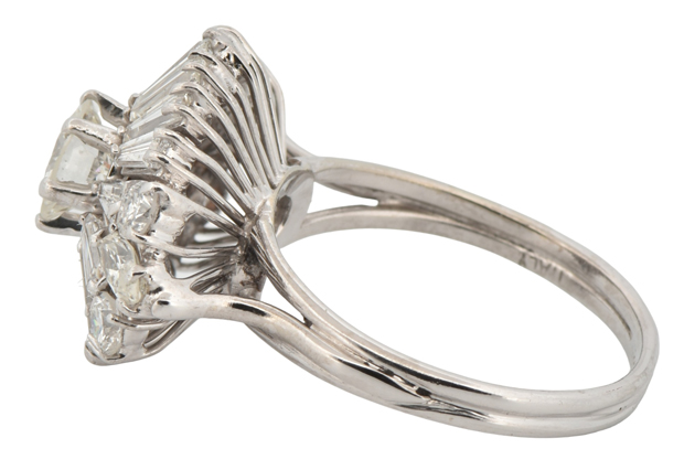 18K White Gold Diamond Ring 