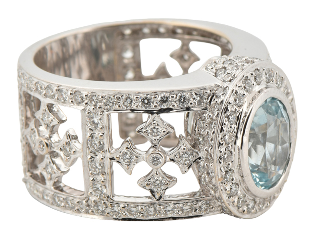 18K White Gold Aquamarine Ring