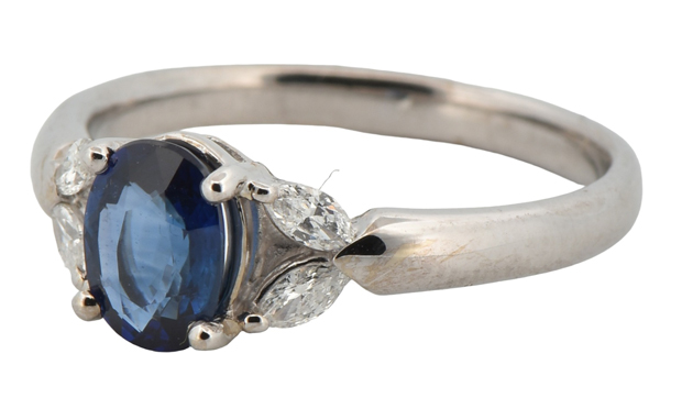 14K White Gold Ring with a 1.05 Carat Blue Sapphire, GIA #6227741392