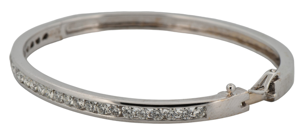 18K White Gold Diamond Bangle