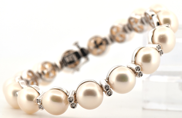 14K White Gold Pearl & Diamond Bracelet