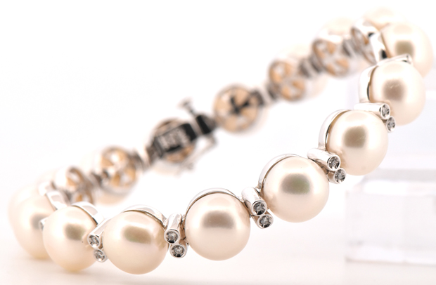 14K White Gold Pearl & Diamond Bracelet