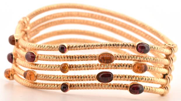 18K Yellow Gold Wavy Bangle 