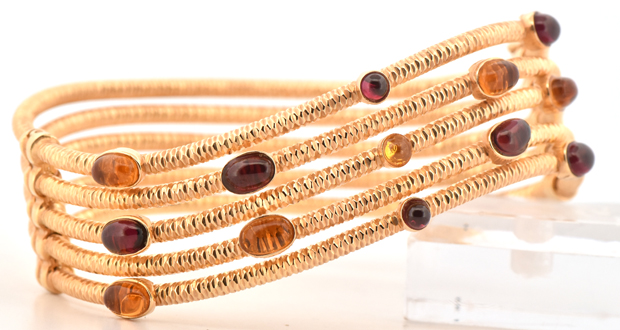 18K Yellow Gold Wavy Bangle 