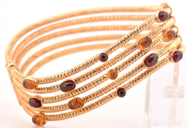 18K Yellow Gold Wavy Bangle 