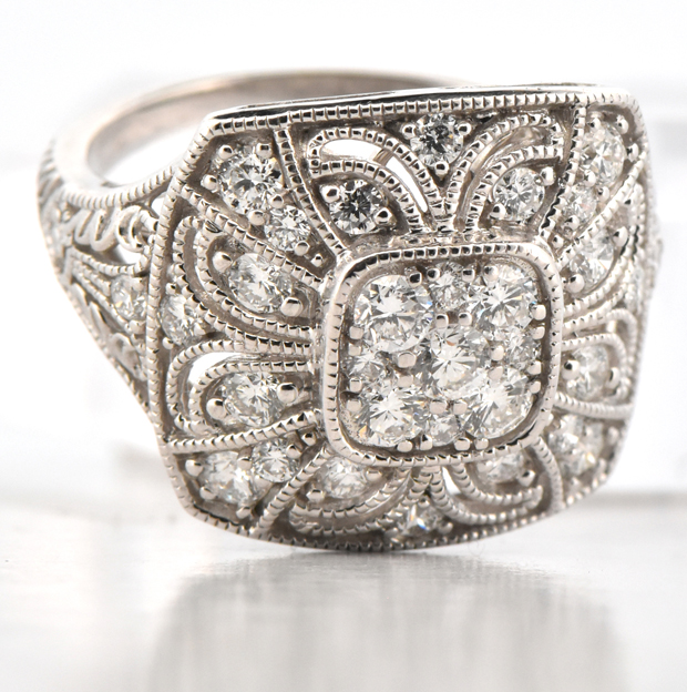 18K White Gold Diamond Ring