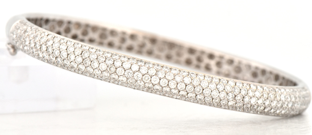 18K White Gold Diamond Bangle
