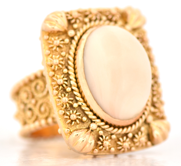 18K Yellow Gold Coral Ring