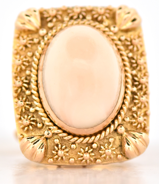 18K Yellow Gold Coral Ring