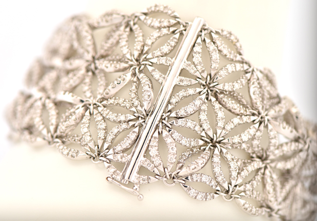 18K White Gold Diamond Bracelet