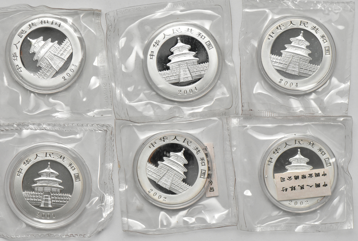 China - Mixed group of sixteen 1oz silver Panda, plus a 1992 1oz silver commemorative