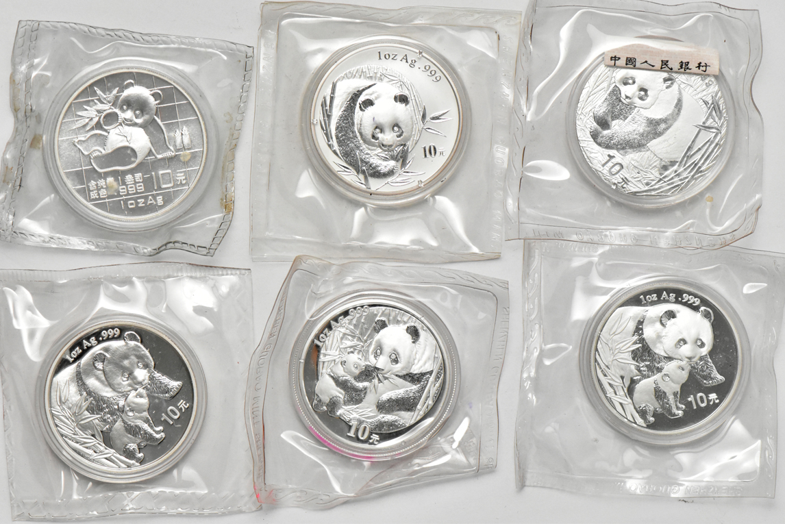 China - Mixed group of sixteen 1oz silver Panda, plus a 1992 1oz silver commemorative