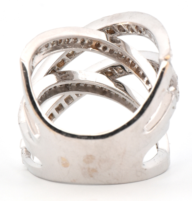 18K White Gold Diamond Ring